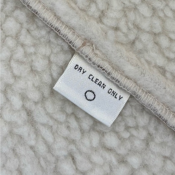 Jones Wear Sport Women's Size 4 Tan Suede Vest w/Faux Sherpa Lining Vtg - Picture 8 of 11